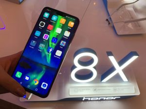 Ensituntumat Honor 8X -puhelimesta: Houkuttelevasti hinnoiteltu ja isonäyttöinen uutuusmalli
